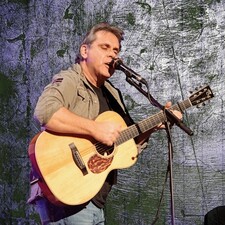 Acoustic Night Deluxe